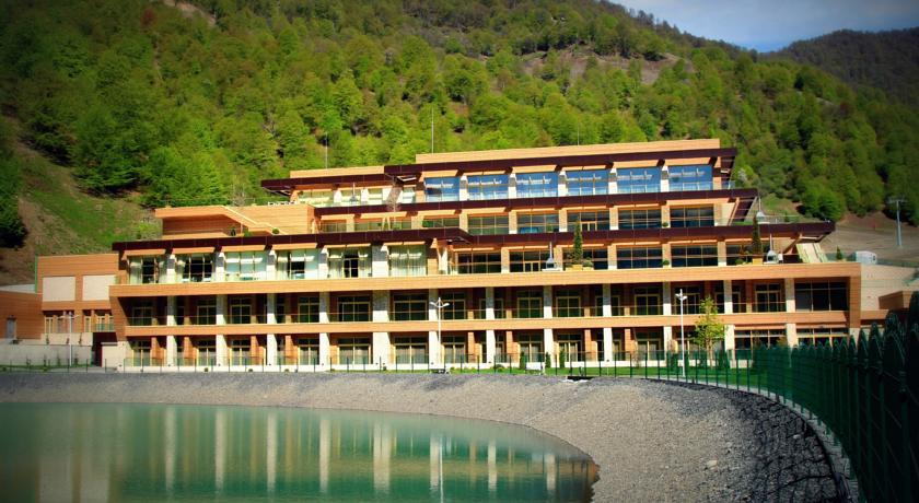 Qafqaz Tufandag Mountain Resort Hotel Gabala Exterior photo The hotel complex